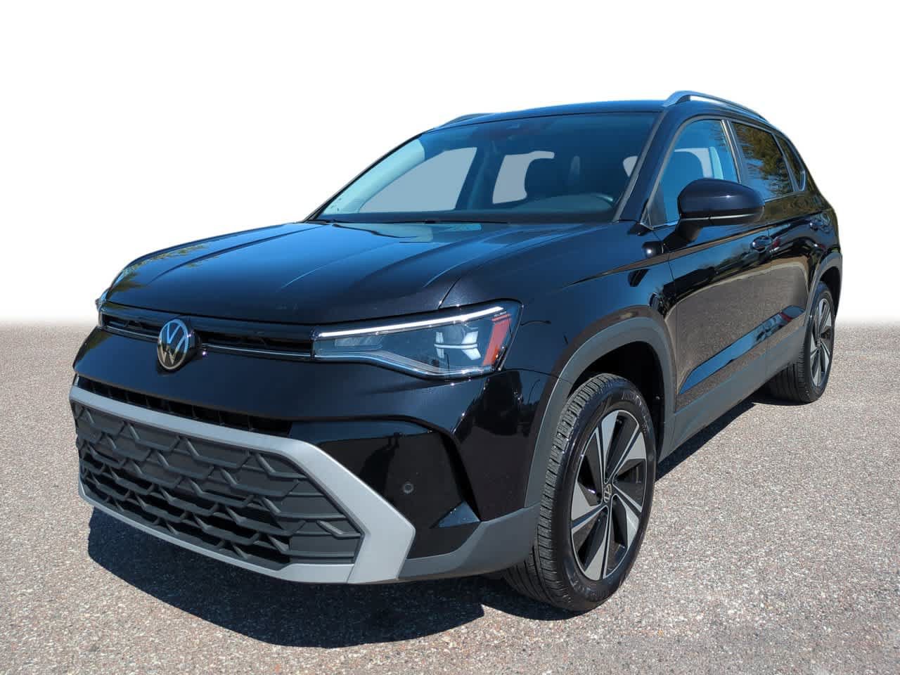 Used 2025 Volkswagen Taos SE AWD/4WD image 1