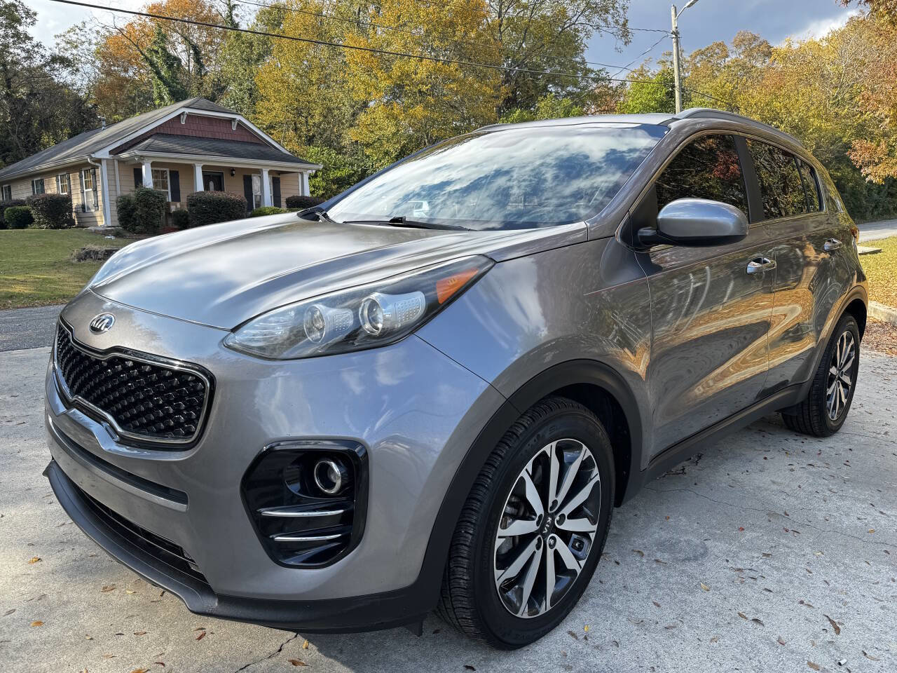 Used 2017 Kia Sportage EX image 4