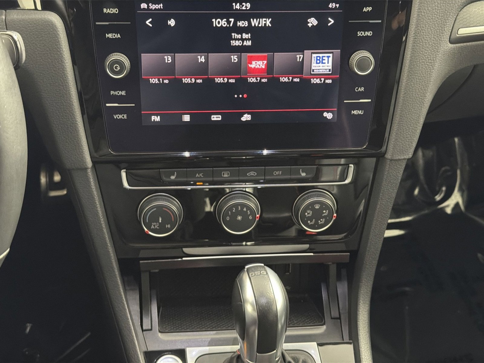 Used 2019 Volkswagen GTI SE image 20