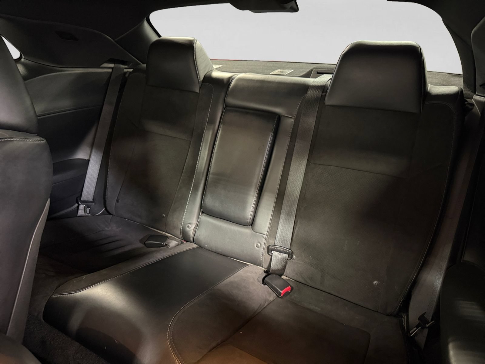 Used 2015 Dodge Challenger R/T Scat Pack w/ Leather Interior Group RWD image 21