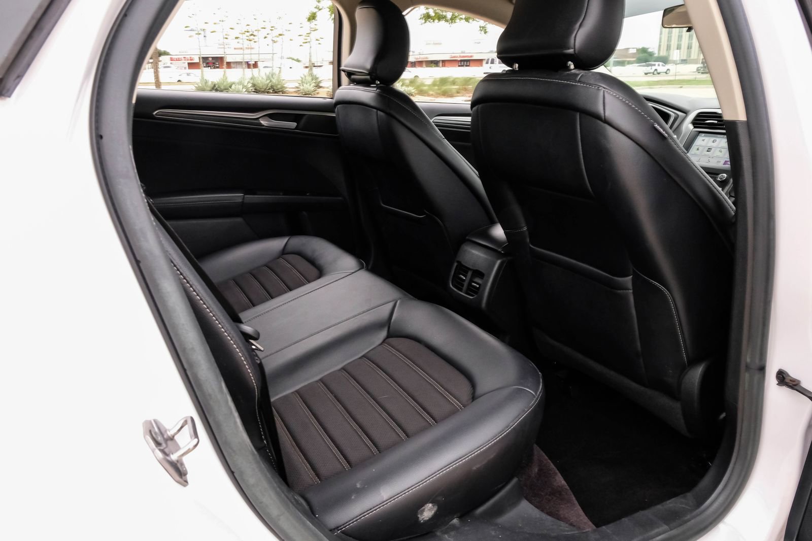 Used 2017 Ford Fusion SE w/ Equipment Group 201A FWD image 42