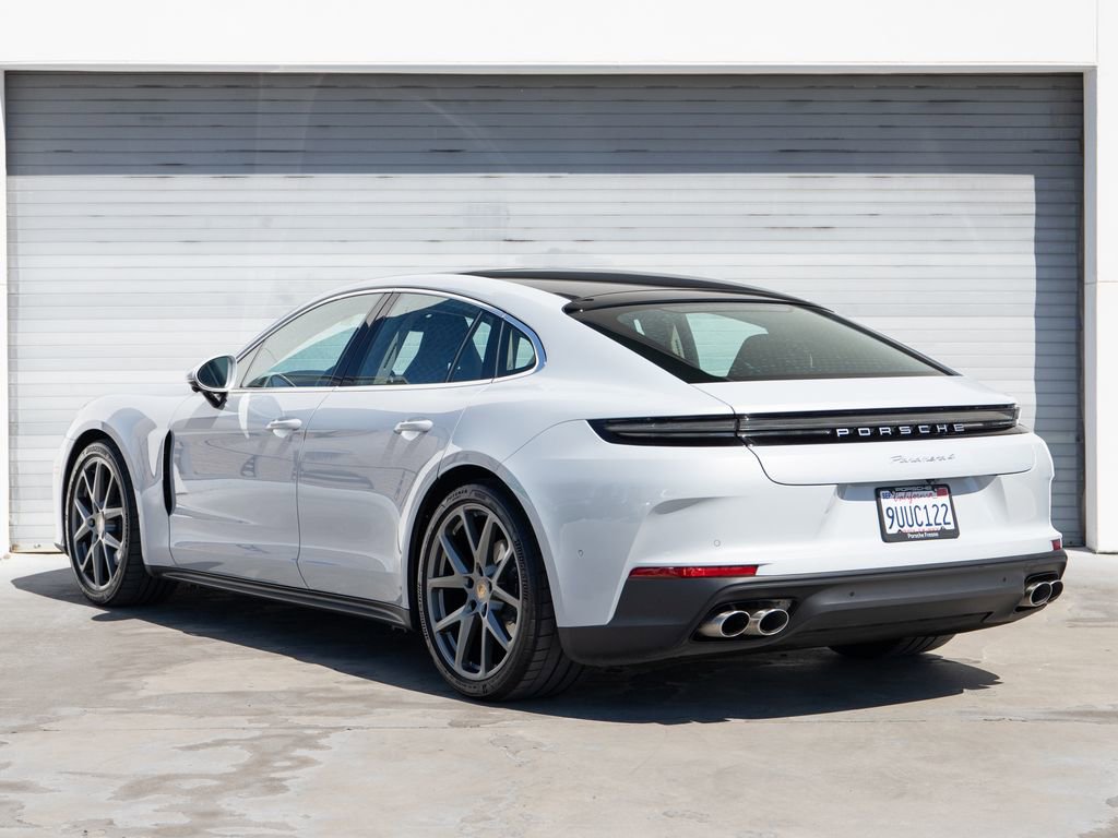 Certified 2025 Porsche Panamera 4 image 3