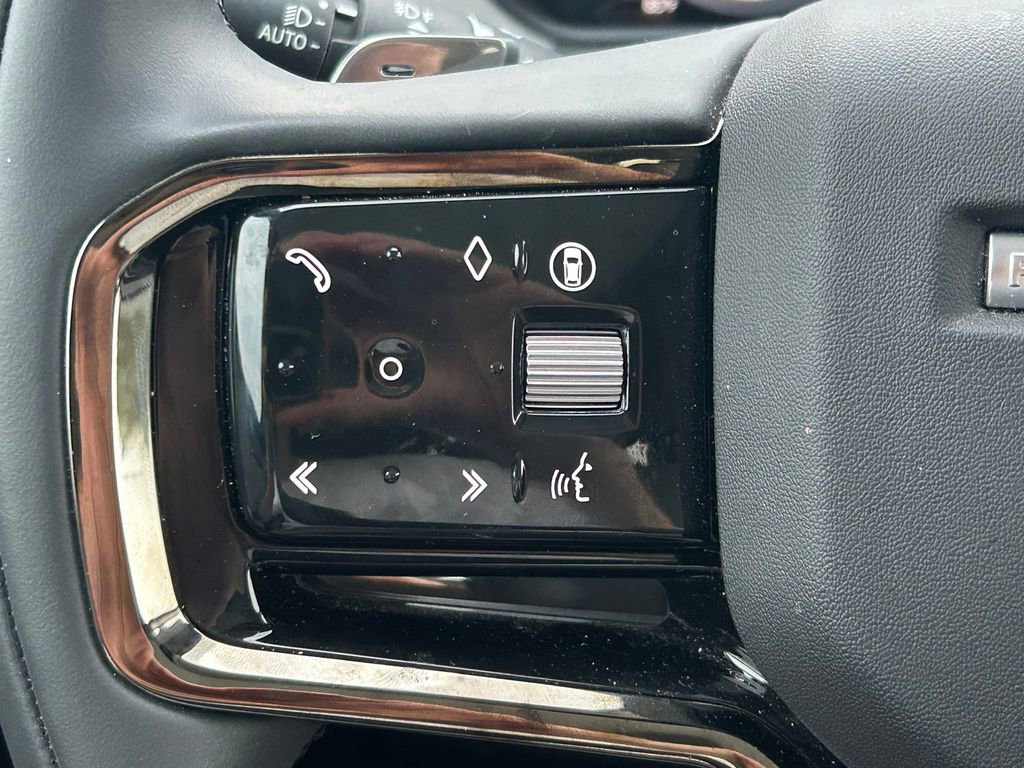 Used 2025 Land Rover Range Rover Velar Dynamic SE image 39