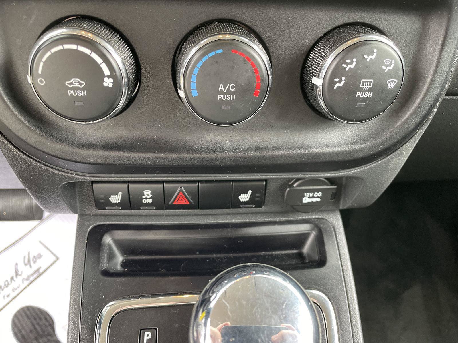 Used 2017 Jeep Patriot Latitude AWD/4WD image 20