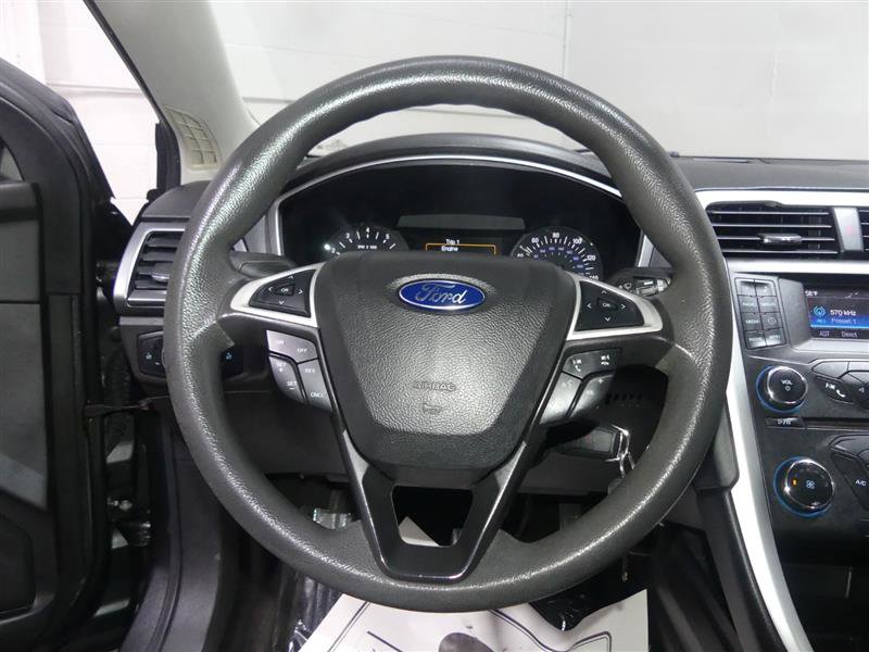 Used 2016 Ford Fusion SE image 30