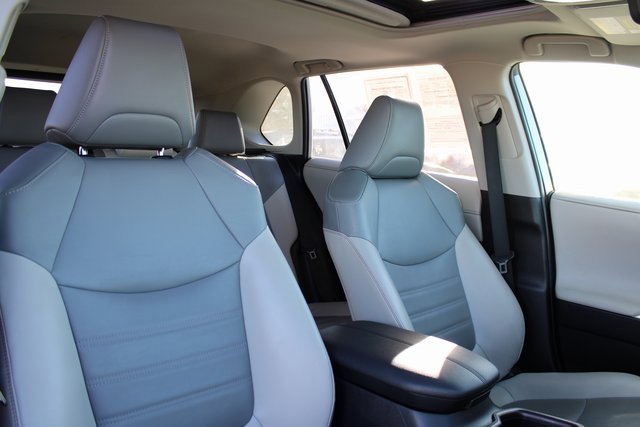 Used 2020 Toyota RAV4 Limited image 21