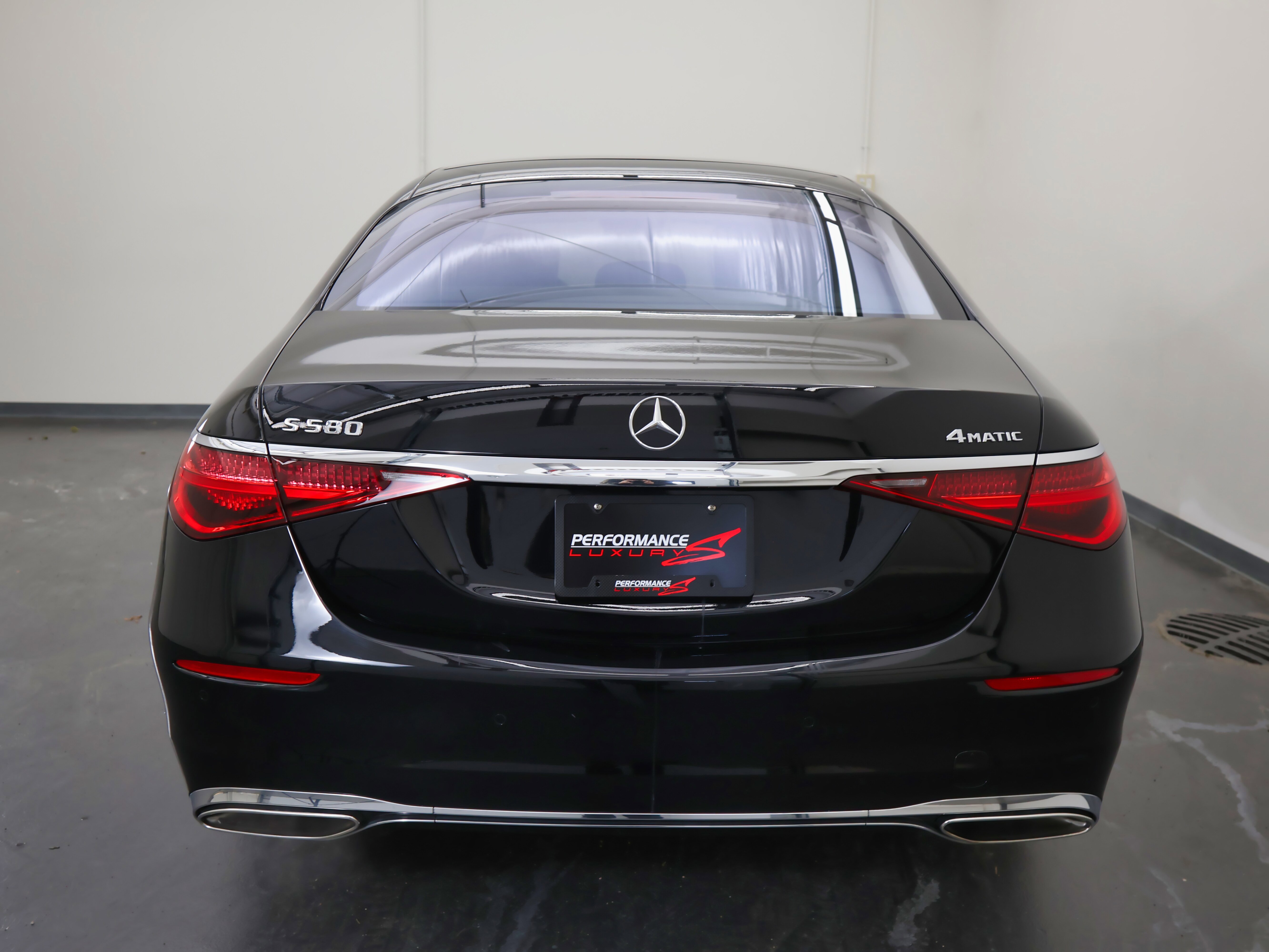 Used 2023 Mercedes-Benz S 580 4MATIC Sedan image 4