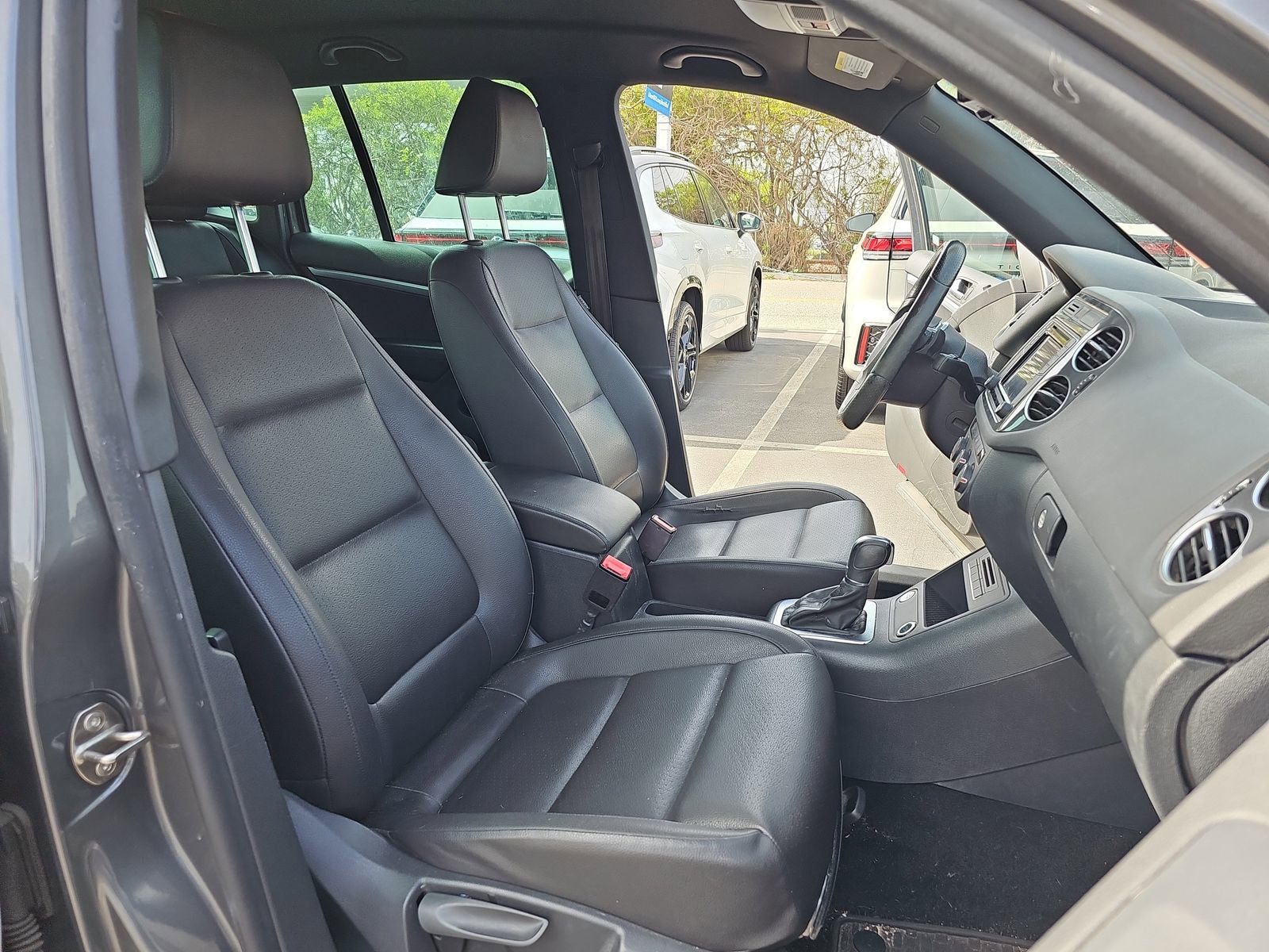 Used 2016 Volkswagen Tiguan R-Line image 13