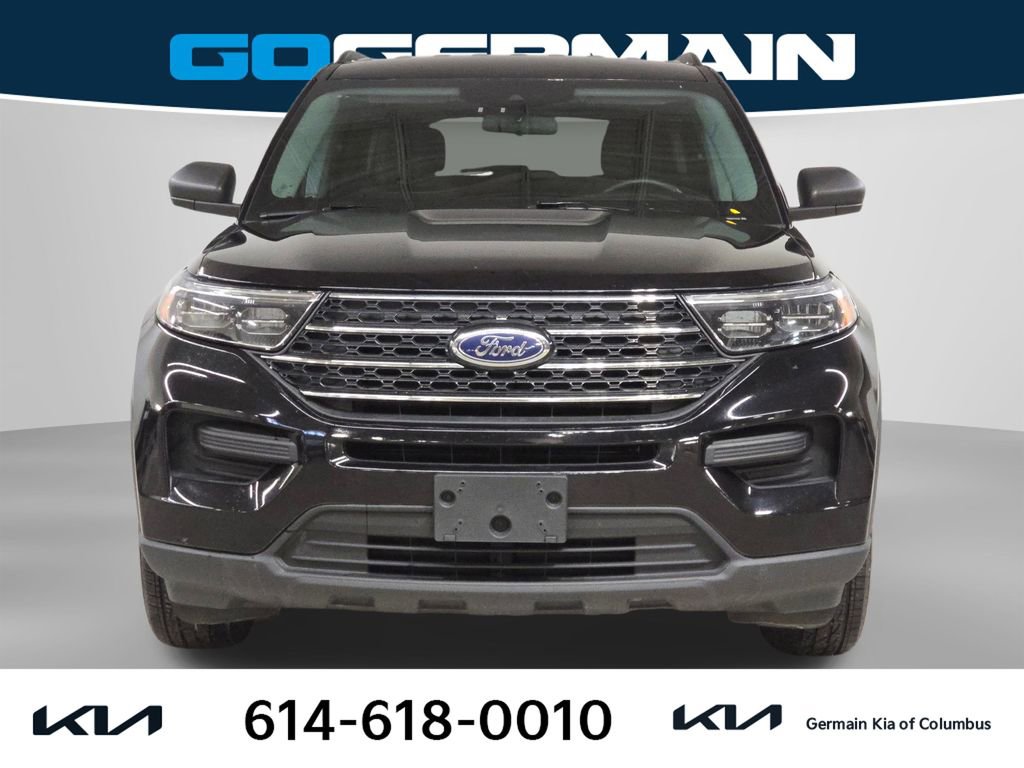 Used 2023 Ford Explorer XLT image 3
