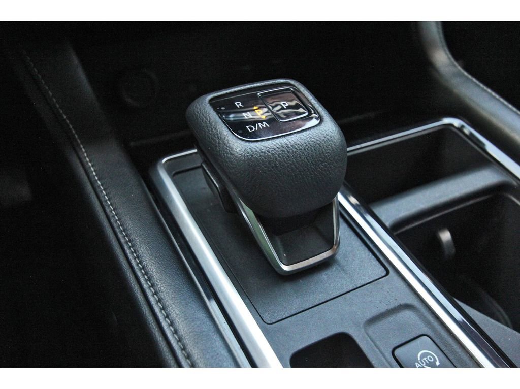 Used 2023 Nissan Pathfinder SL w/ Black Appearance Package image 31