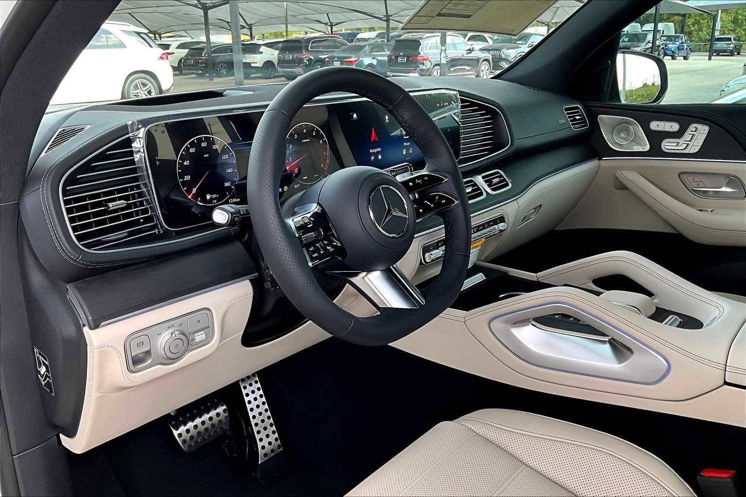 New 2026 Mercedes-Benz GLS 580 4MATIC image 10