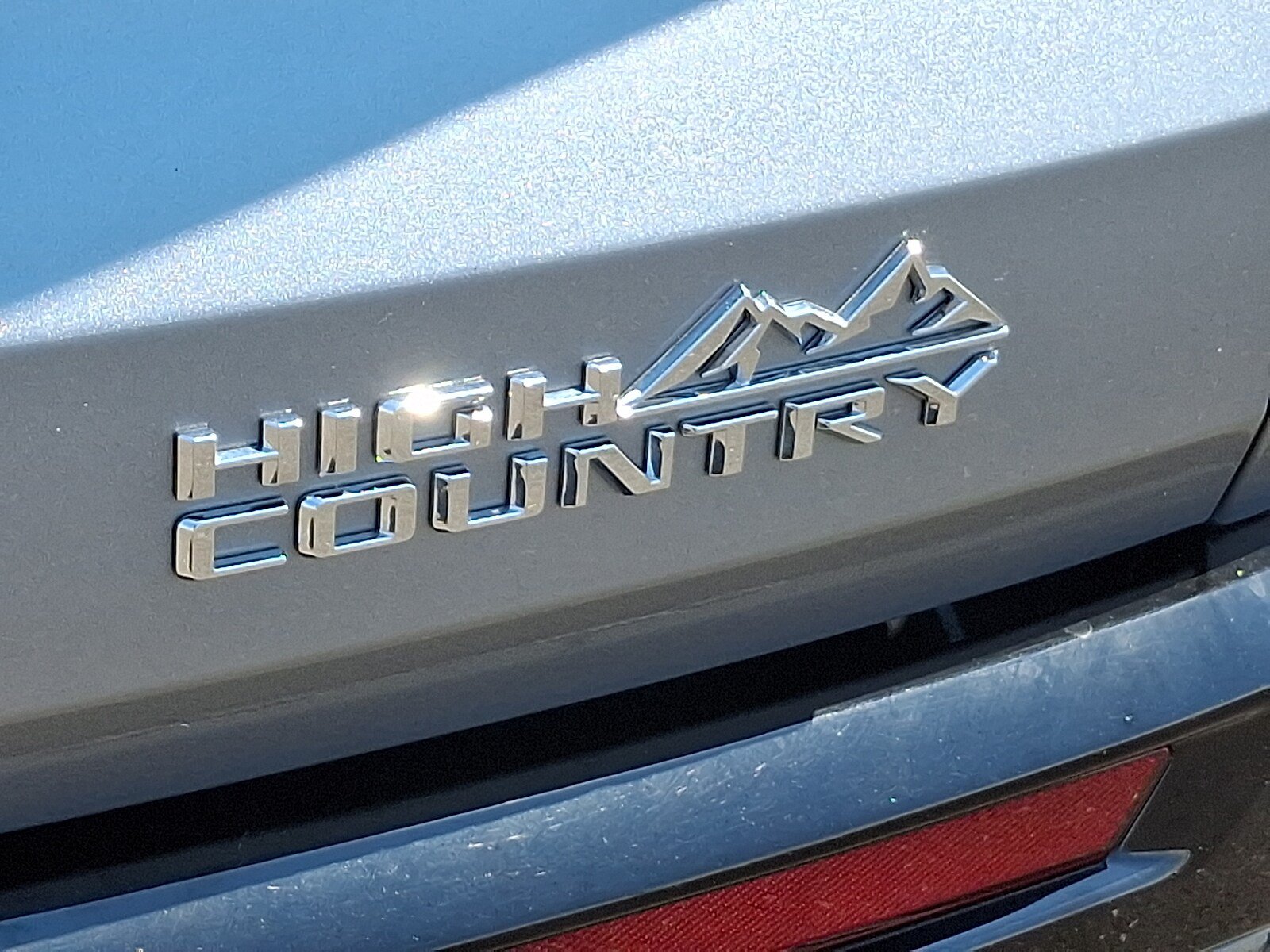 Used 2025 Chevrolet Traverse High Country w/ LPO, Floor Liner Package AWD/4WD image 34