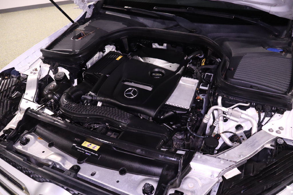 Used 2019 Mercedes-Benz GLC 300 4MATIC image 38