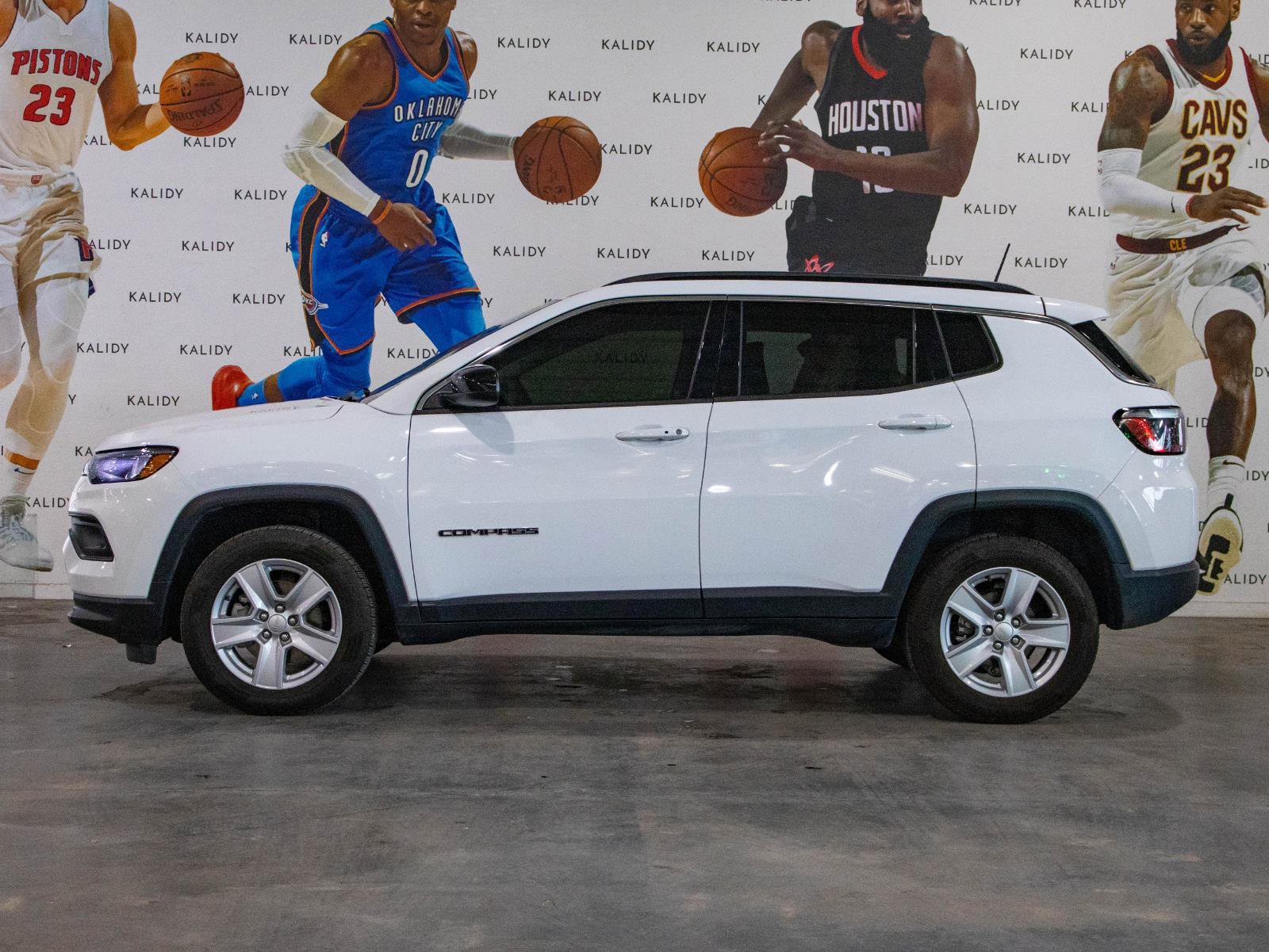 Used 2022 Jeep Compass Latitude AWD/4WD image 16