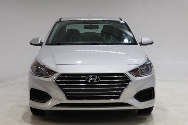 Used 2022 Hyundai Accent SE FWD image 2