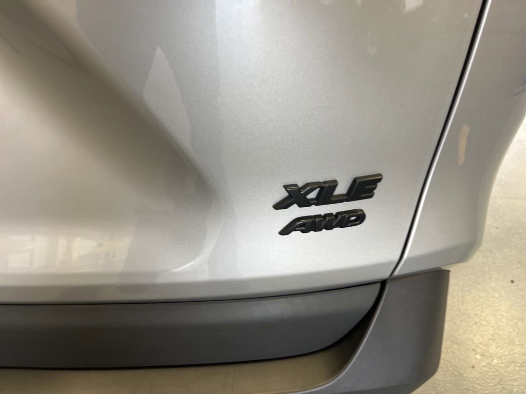 Used 2021 Toyota RAV4 XLE Premium AWD/4WD image 6