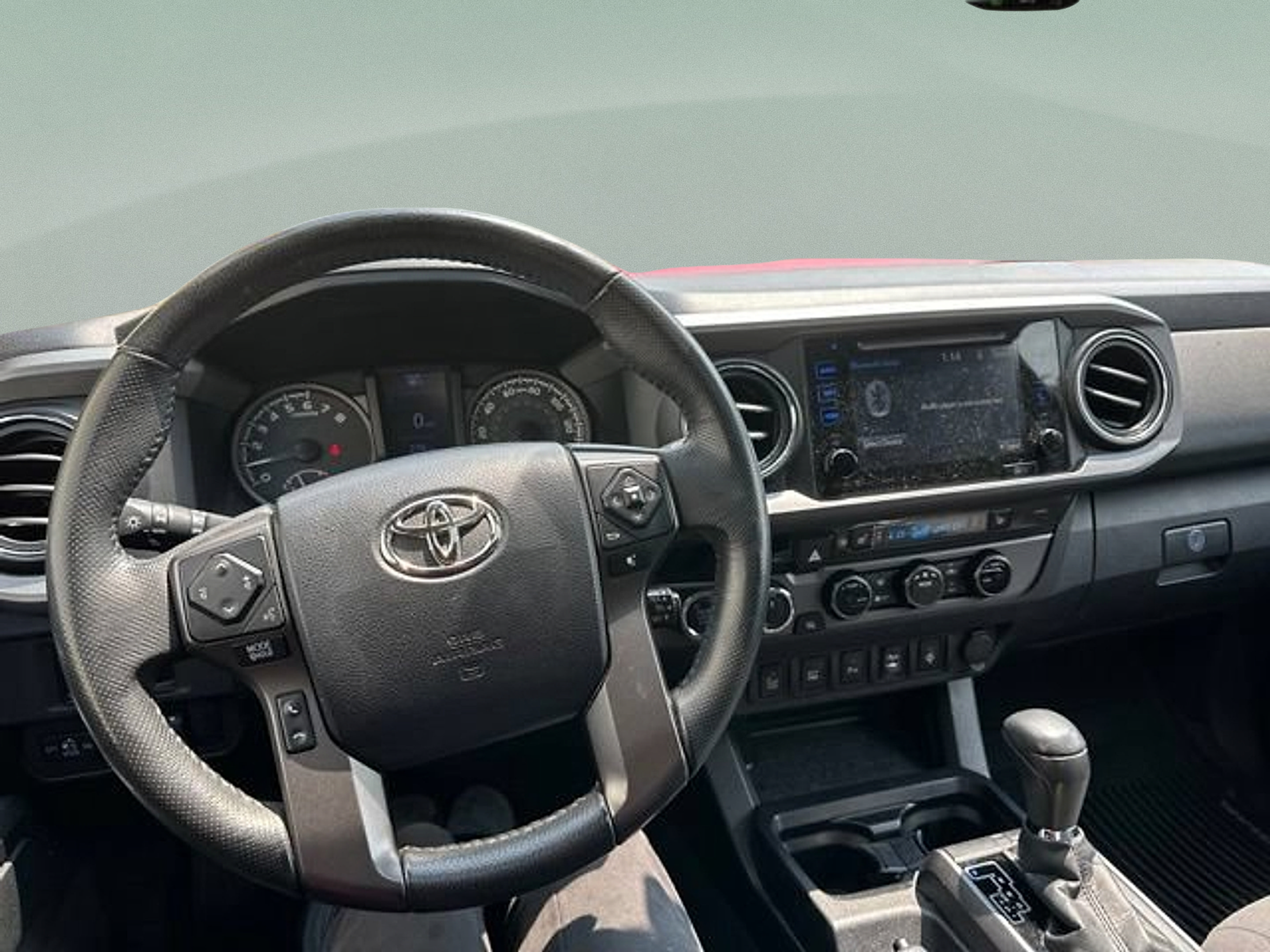 Used 2017 Toyota Tacoma TRD Off-Road w/ Premium & Technology Package AWD/4WD image 15