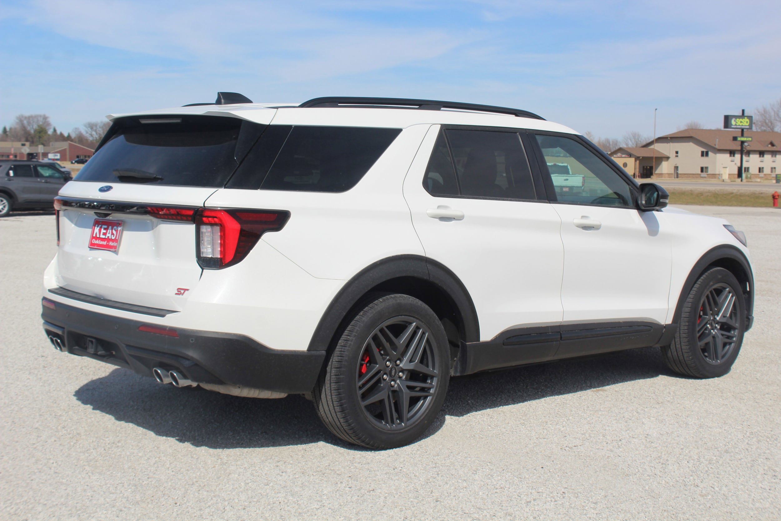 Used 2025 Ford Explorer ST image 5