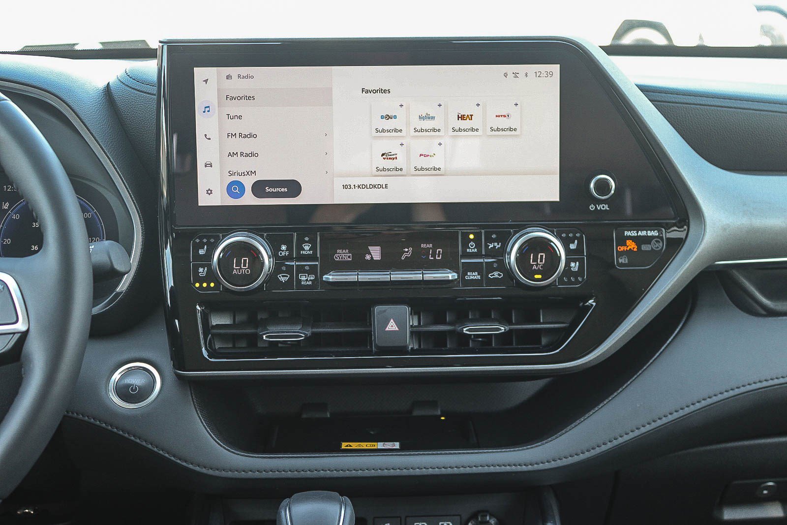 Certified 2025 Toyota Highlander Limited image 14