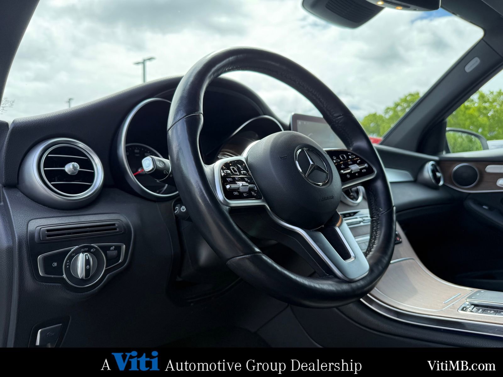 Used 2022 Mercedes-Benz GLC 300 4MATIC image 17