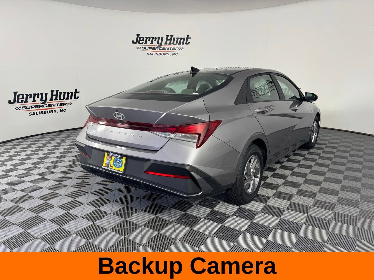 Used 2025 Hyundai Elantra SE image 6
