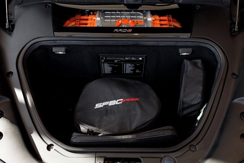 Used 2022 Ferrari SF90 Spider image 43