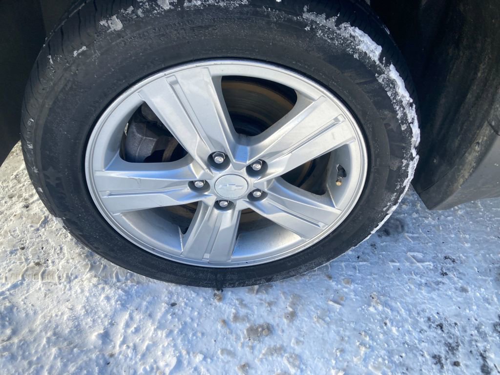 Used 2020 Chevrolet Trax LT w/ LT Convenience Package image 35