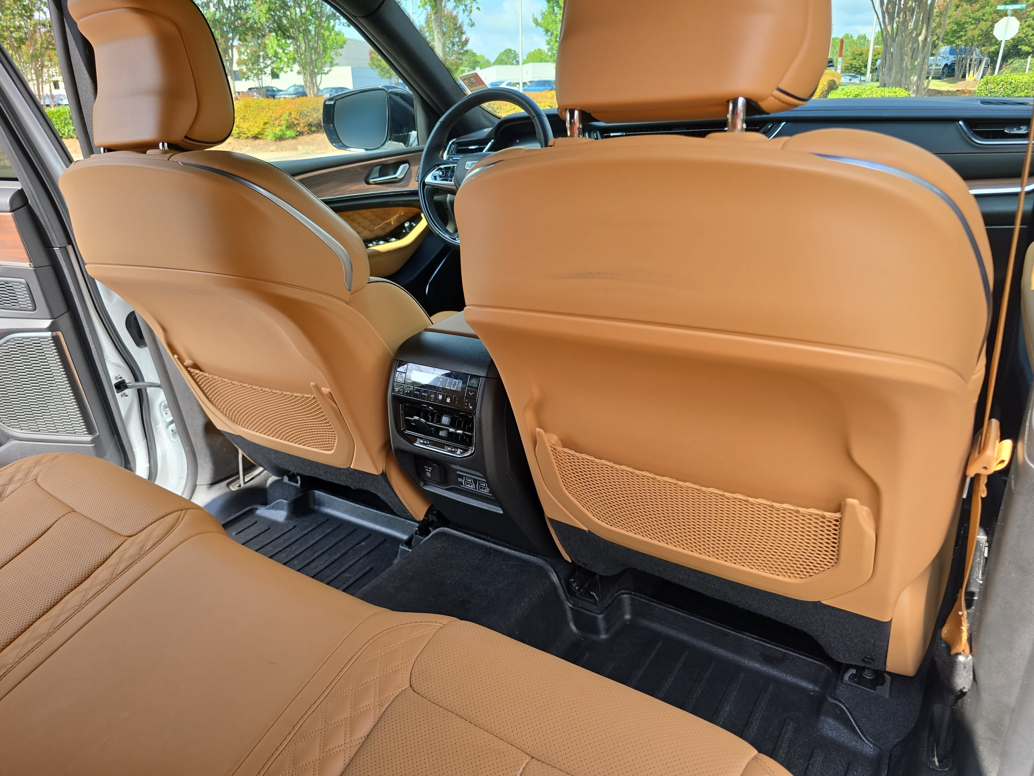 Used 2024 Jeep Grand Cherokee Summit AWD/4WD image 11