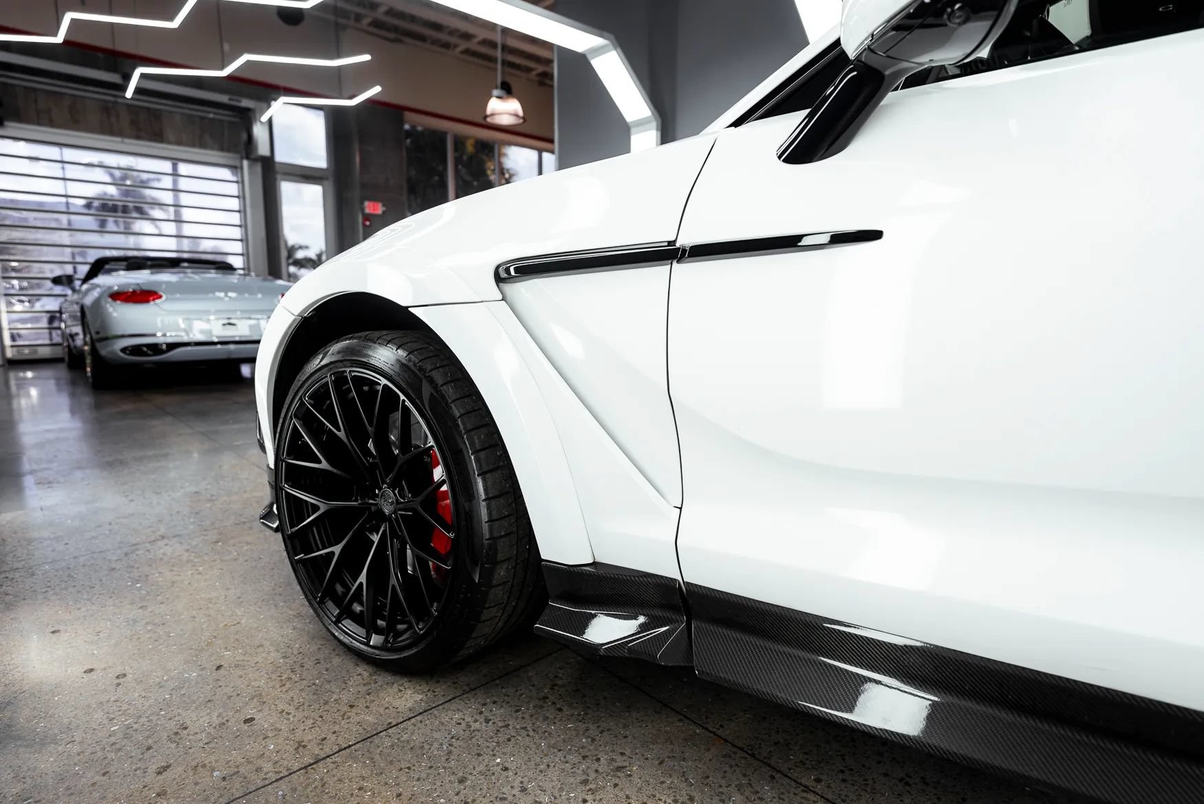 Used 2021 Aston Martin DBX AWD/4WD image 12