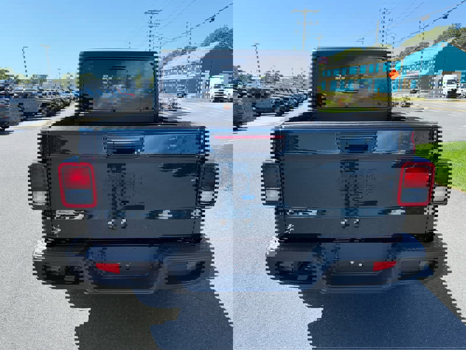 Used 2025 Jeep Gladiator Sport image 7