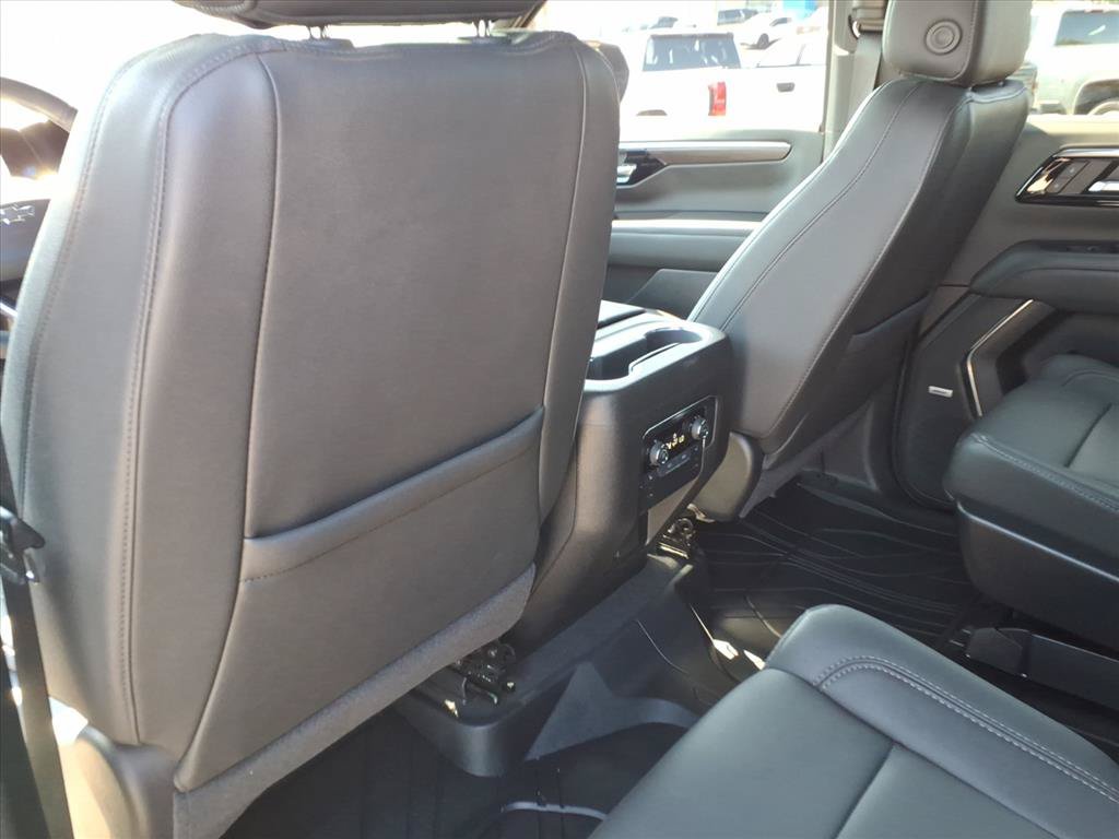 Used 2025 Chevrolet Tahoe Z71 w/ Comfort Package AWD/4WD image 15