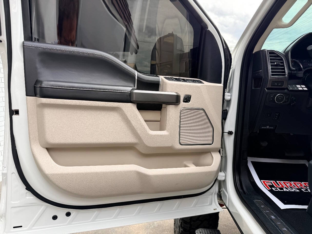 Used 2021 Ford F450 Limited w/ FX4 Off-Road Package AWD/4WD image 29