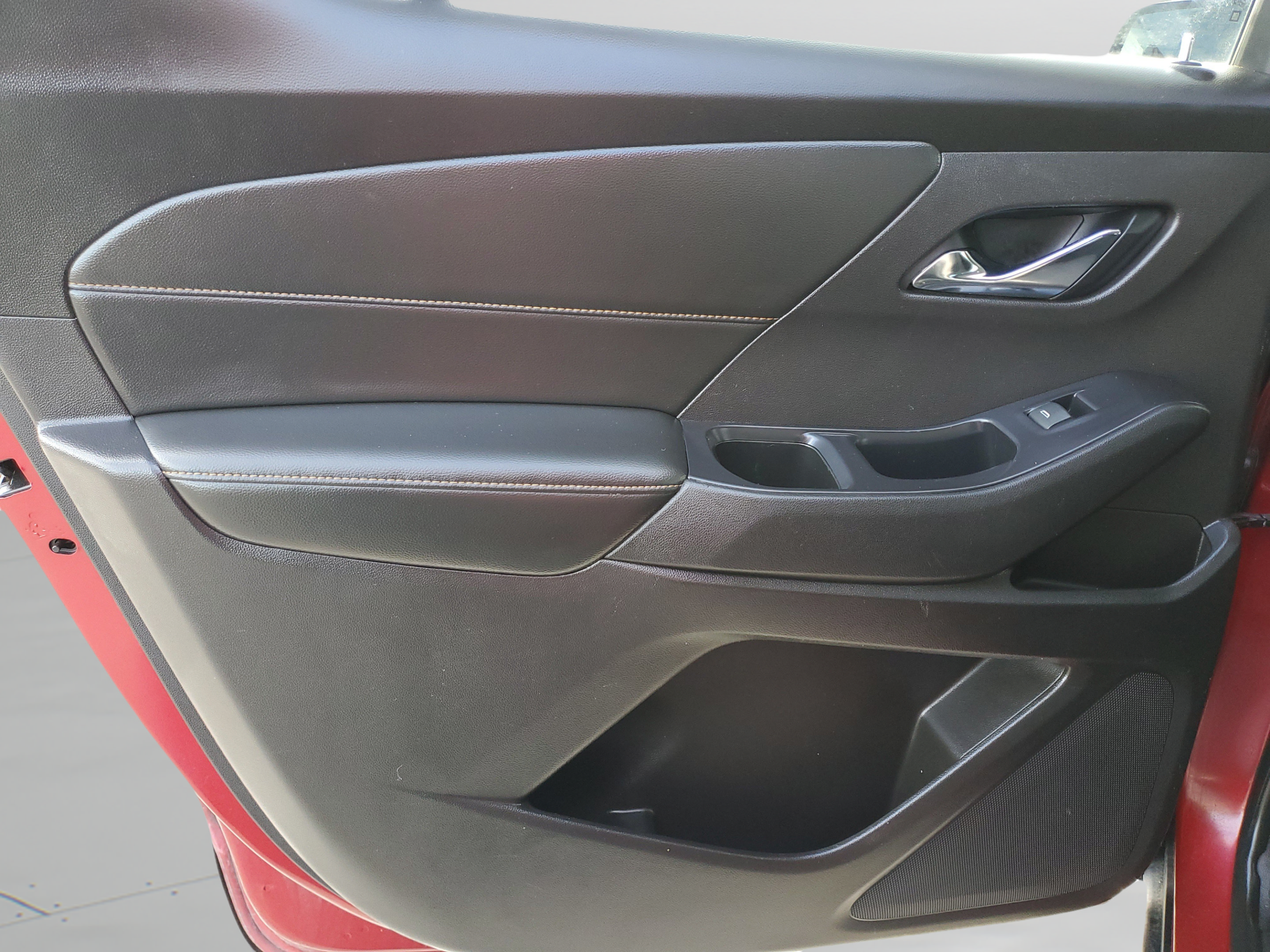 Used 2018 Chevrolet Traverse LT FWD image 15