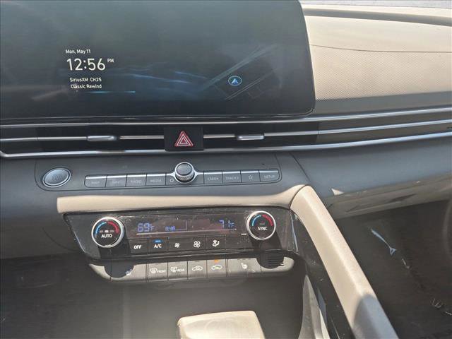 Used 2023 Hyundai Elantra SEL w/ Convenience Package FWD image 23