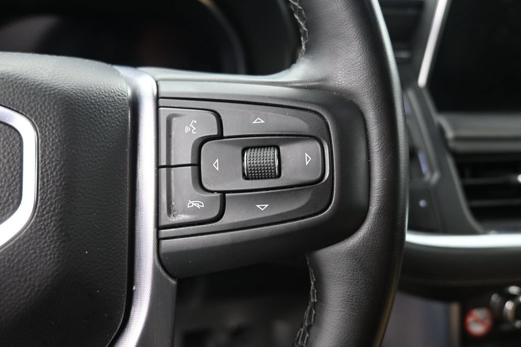 Used 2024 GMC Yukon SLT AWD/4WD image 13
