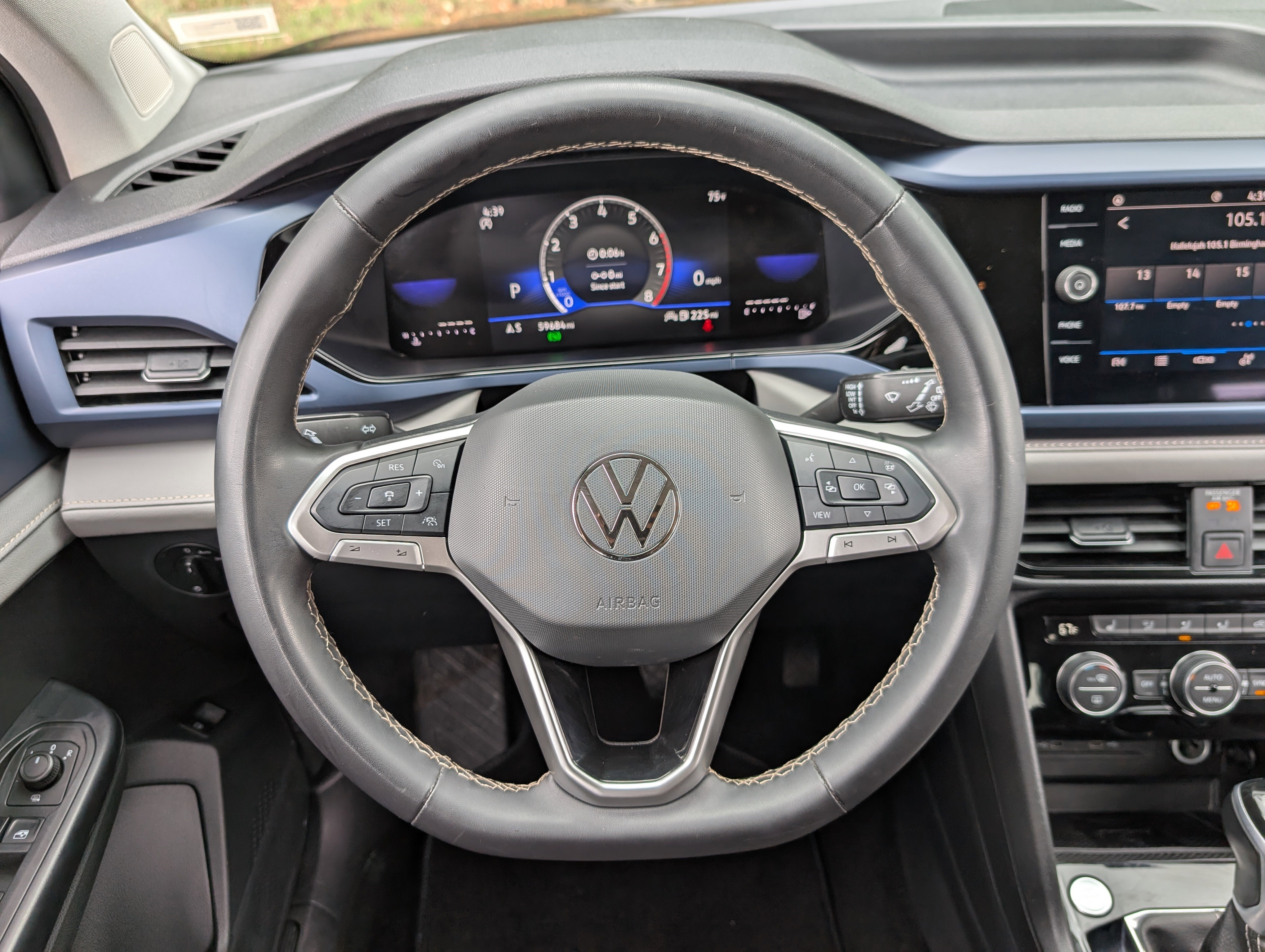 Used 2024 Volkswagen Taos SE FWD image 23
