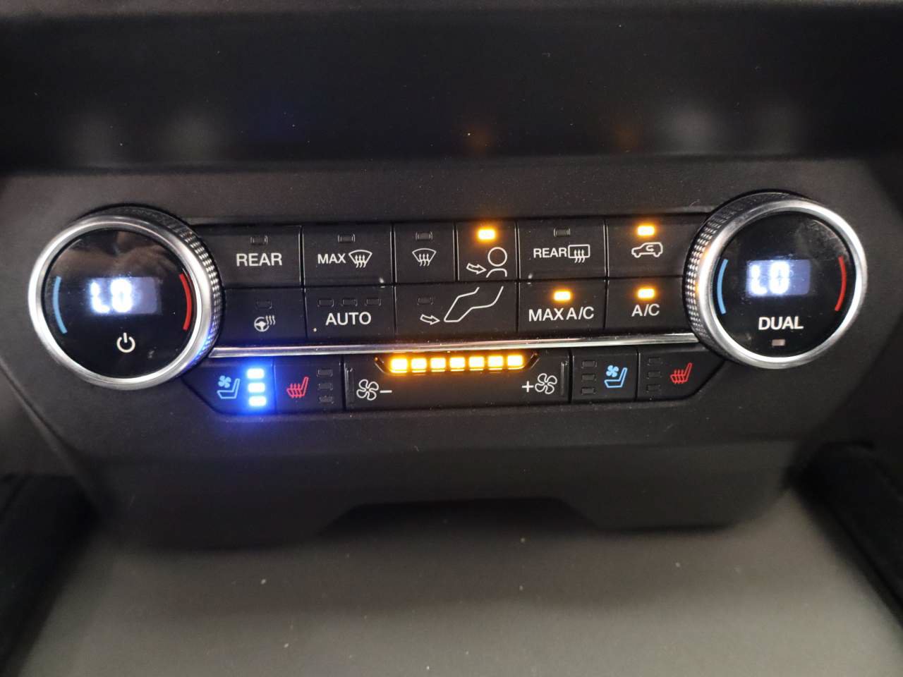 Used 2020 Ford Expedition XLT w/ Equipment Group 202A RWD image 11