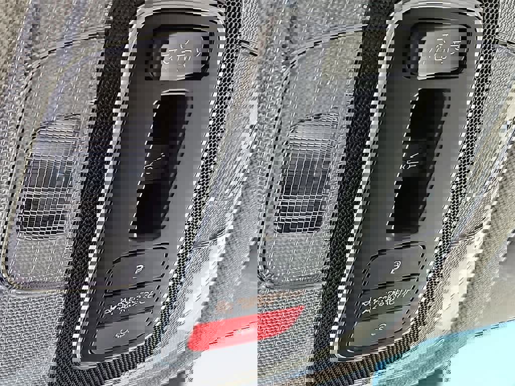 Certified 2024 Hyundai Elantra SEL w/ Convenience Package image 27