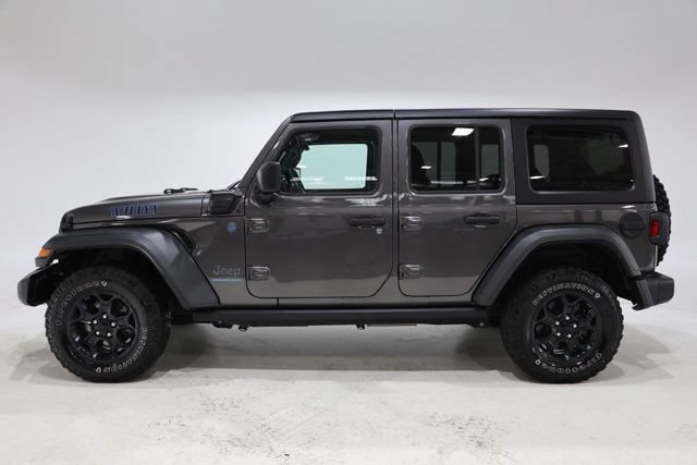 Used 2023 Jeep Wrangler Unlimited w/ Cold Weather Group AWD/4WD image 4
