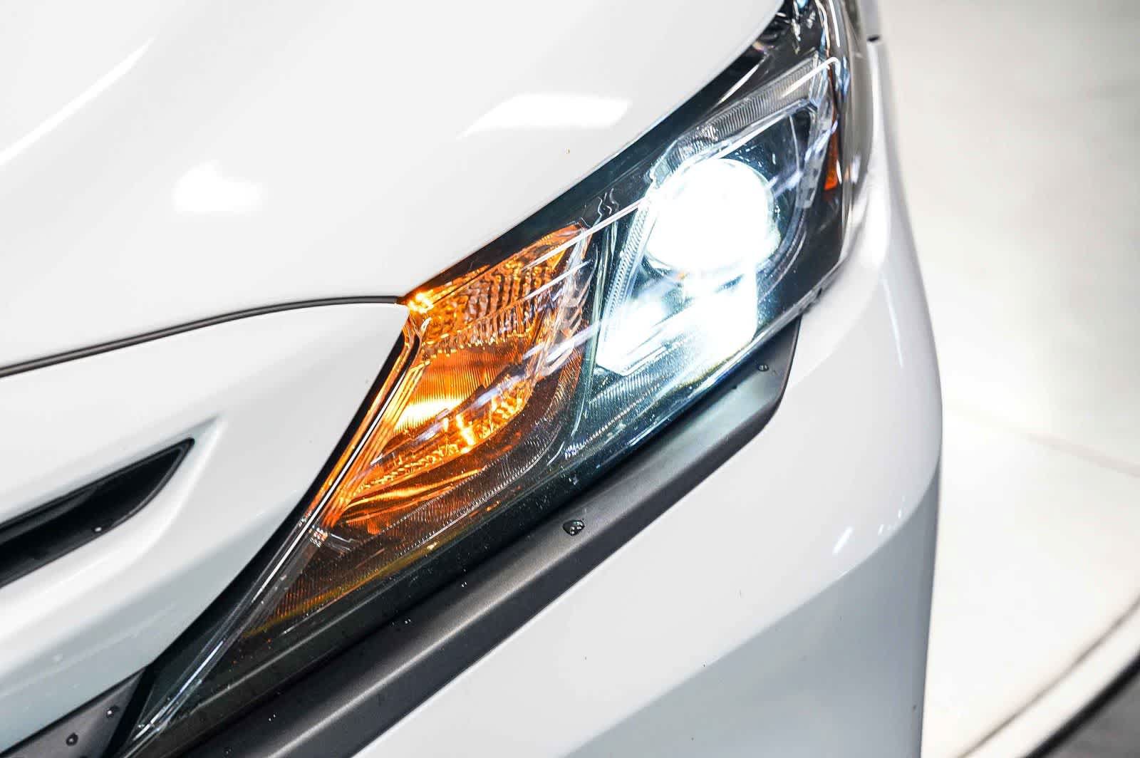 Used 2022 Toyota Camry SE w/ Convenience Package FWD image 7