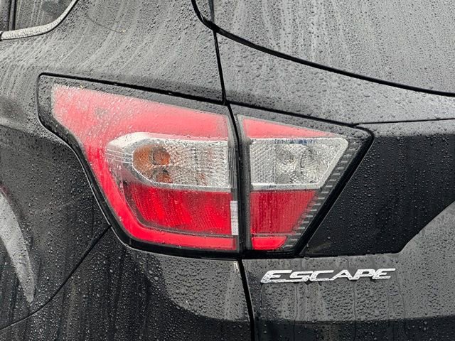 Used 2018 Ford Escape SE image 13