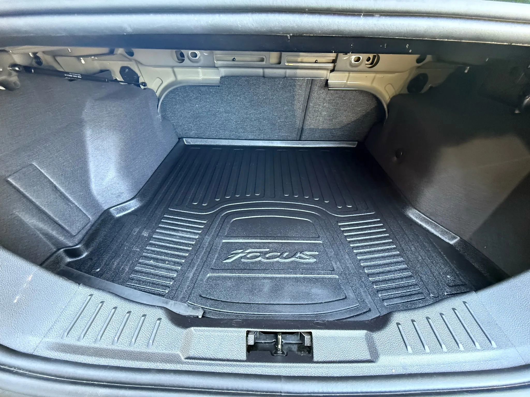 Used 2016 Ford Focus S image 24