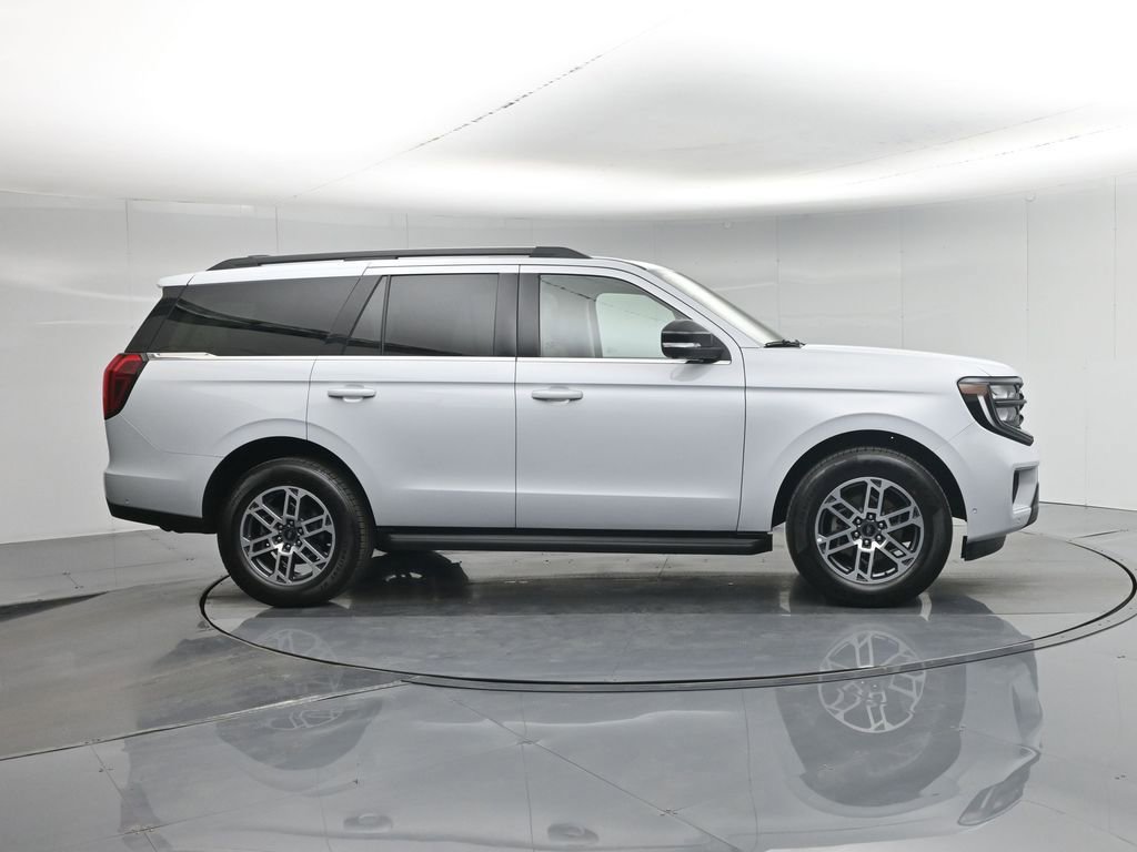 Certified 2025 Ford Expedition Active image 31