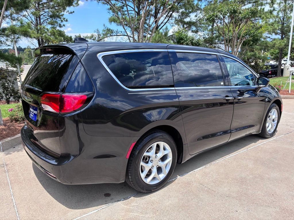Used 2018 Chrysler Pacifica Touring Plus w/ Tire & Wheel Group FWD image 5