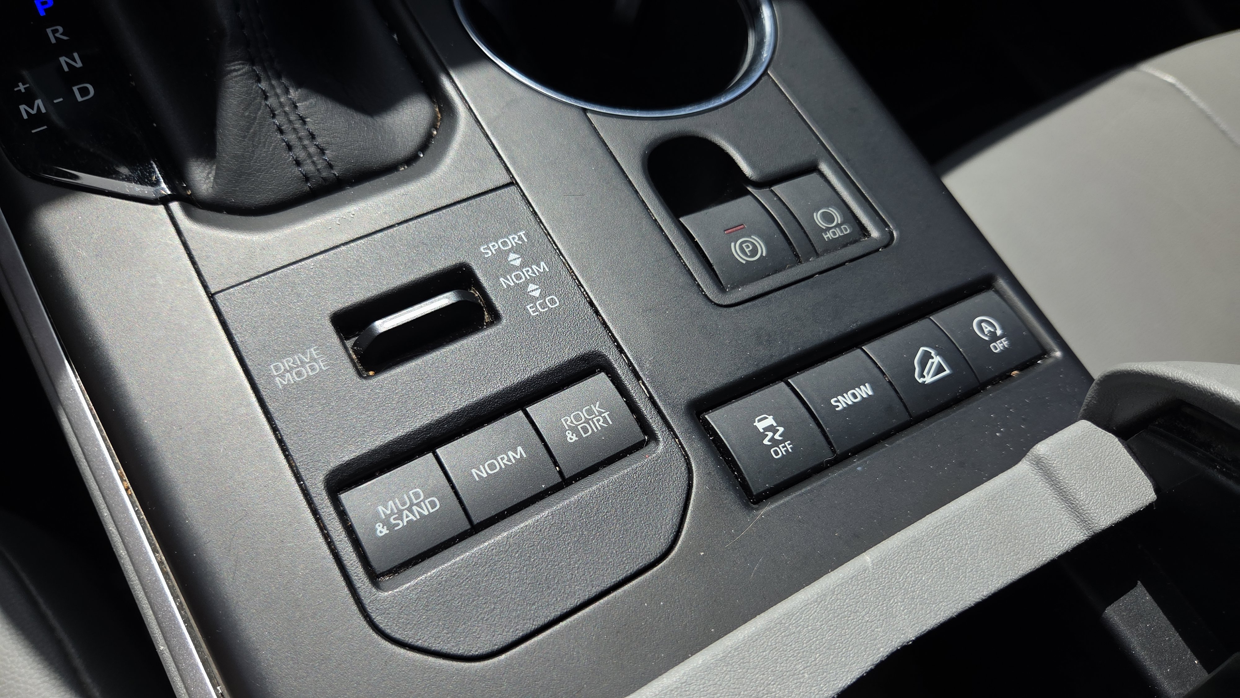 Used 2020 Toyota Highlander XLE image 21