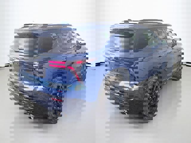 Used 2024 Chevrolet Traverse RS image 8