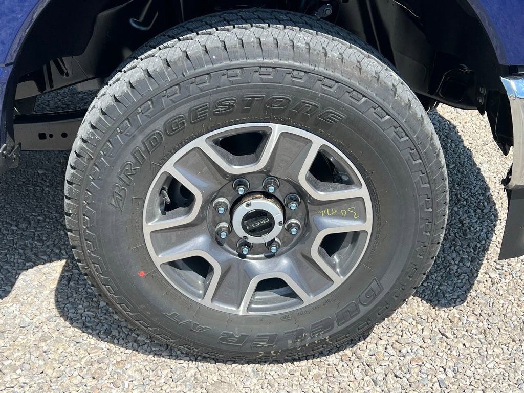 New 2026 Ford F350 Lariat w/ FX4 Off-Road Package image 10