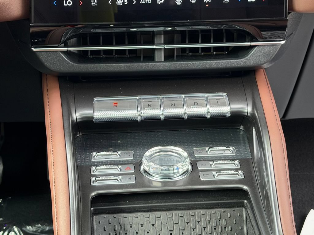 New 2026 Lincoln Nautilus Reserve w/ Jet Appearance Package AWD/4WD image 11