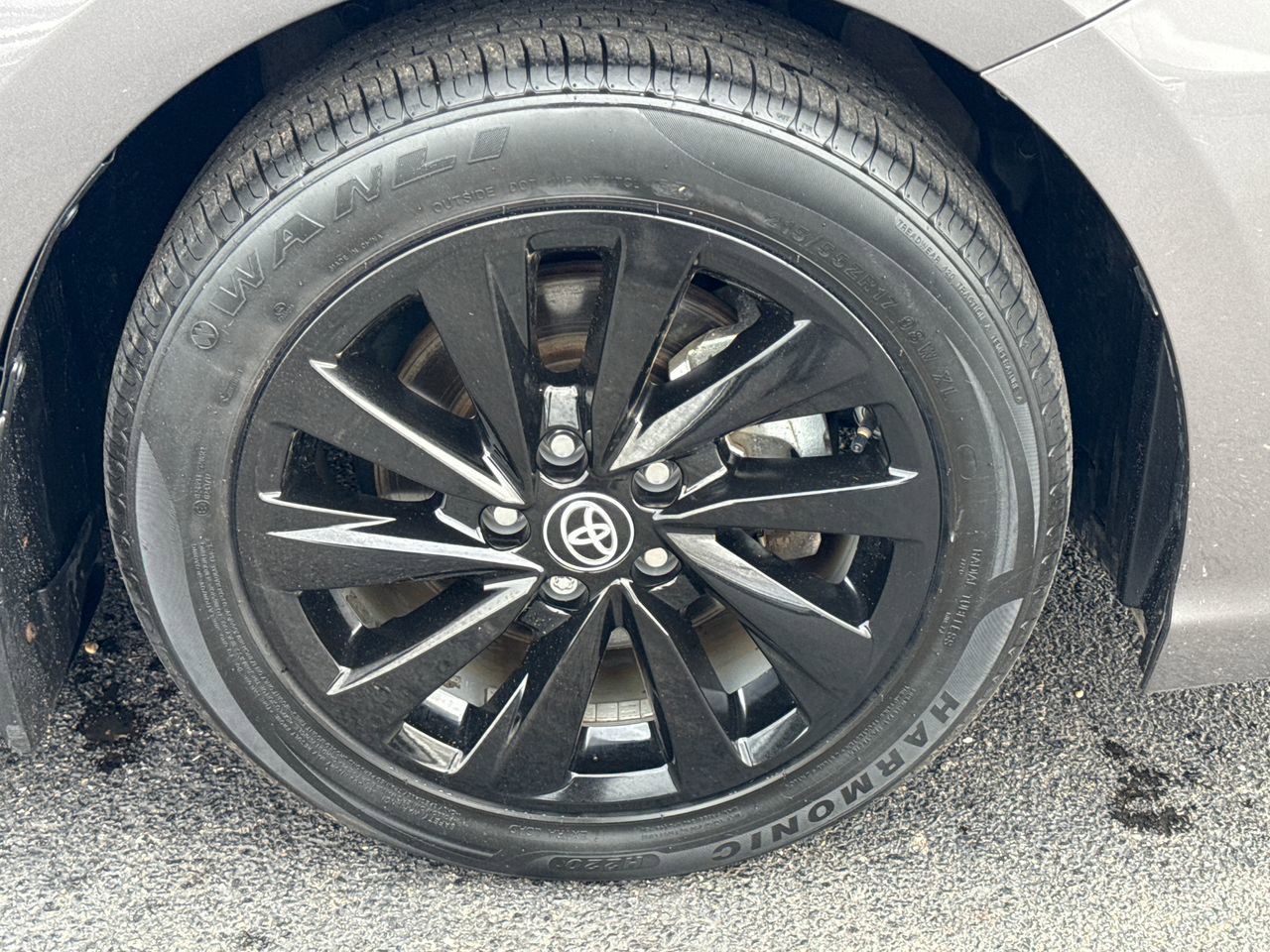 Used 2024 Toyota Camry SE image 9