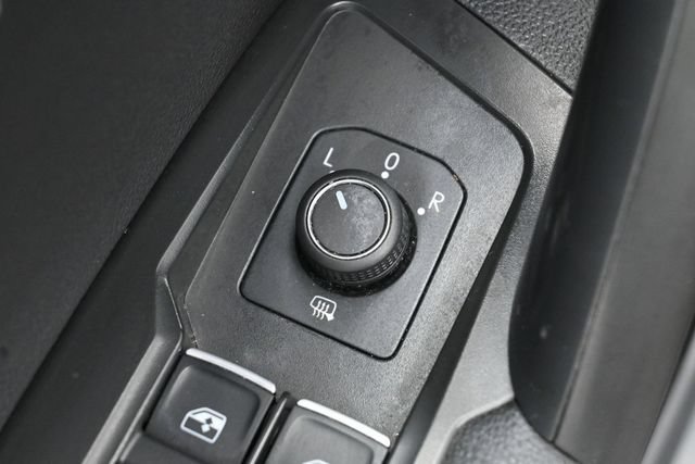 Used 2022 Volkswagen Tiguan SE AWD/4WD image 12
